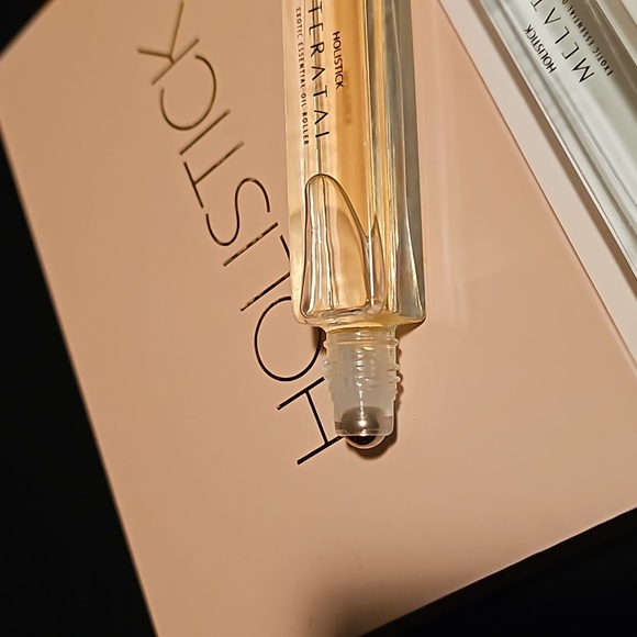 Holistick roller ball fragrances in beautiful gift box. Never used - Picture 3 of 4